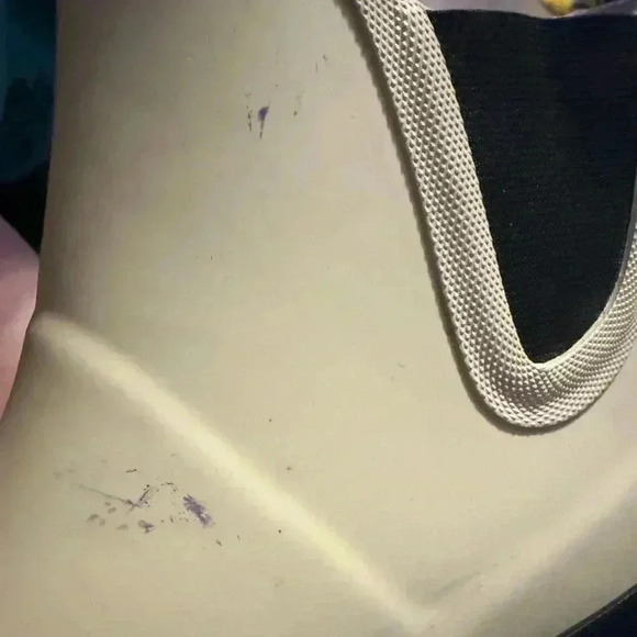 Water resistant Chelsea rain slip on ankle boots in cream color Women’s size 8 - Picture 8 of 9